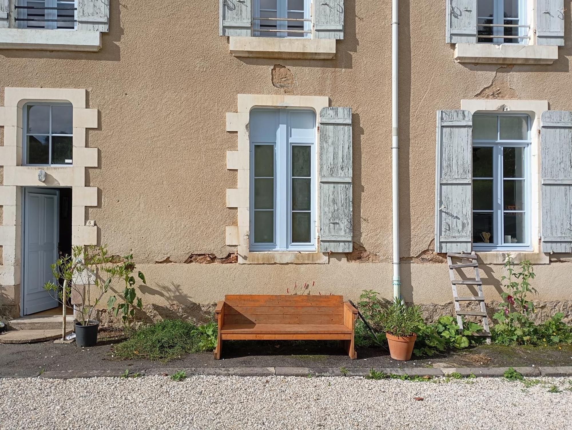L' Ancienne Ecole Du Morvan Larochemillay Exterior foto
